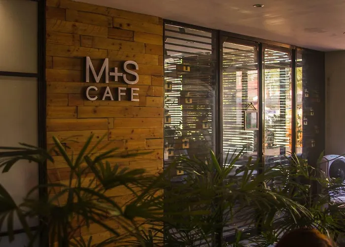 Mabolo Garden Flat A1 Rooftop Pool Near Ayala Mall Apartment
